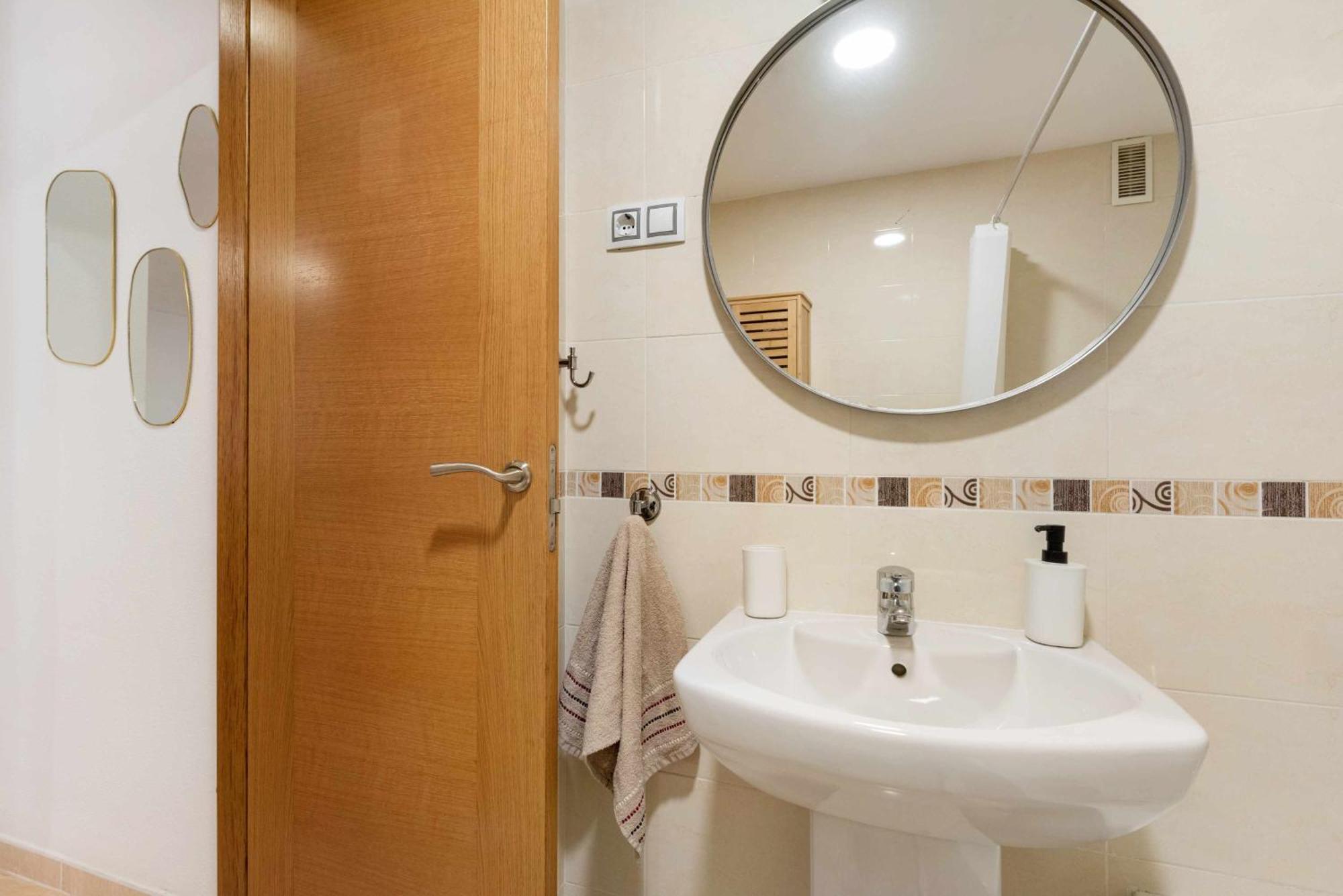 Apartment Sunlit Casa Bonita With Free Parking *